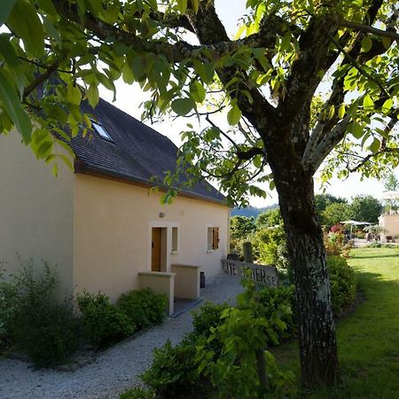 Gite Le Noyer - L'Ancien Vignoble Saint-Julien-de-Lampon Екстер'єр фото